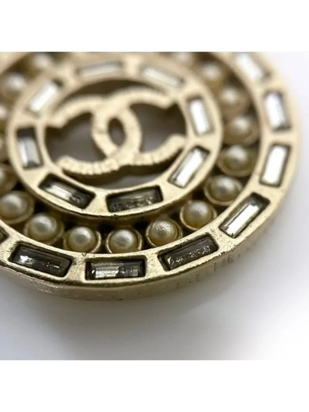 CHANEL necklace gold